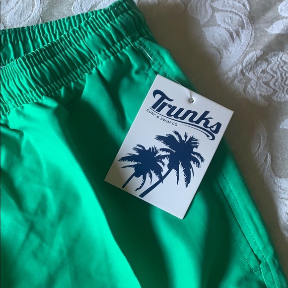 NWT Mens swim trunks - Picture 2 of 7